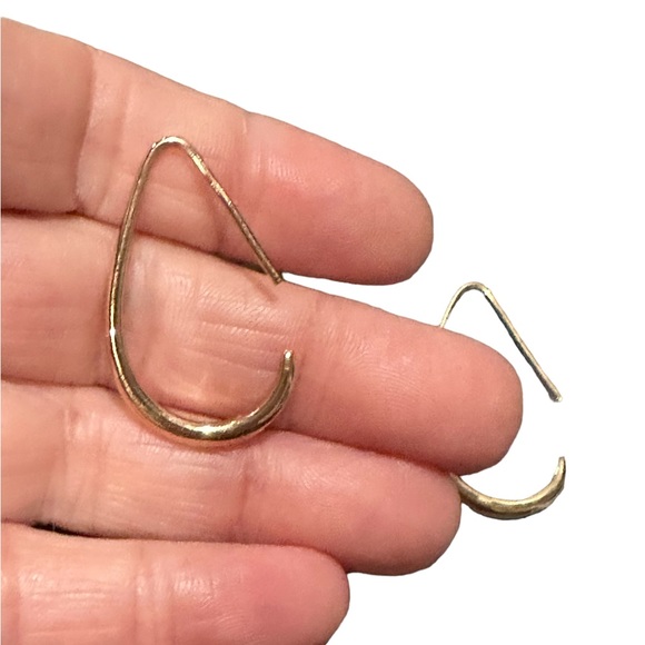 HOT DEAL!! 🔥 Gold Drop Hoop Earrings - Picture 4 of 5